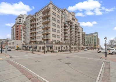 #506-399 Elizabeth St, Burlington